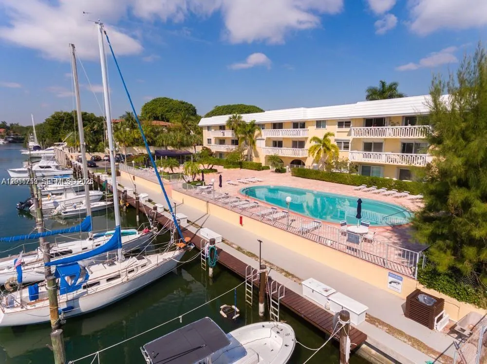 100 Edgewater Dr #305 Coral Gables, FL 33133