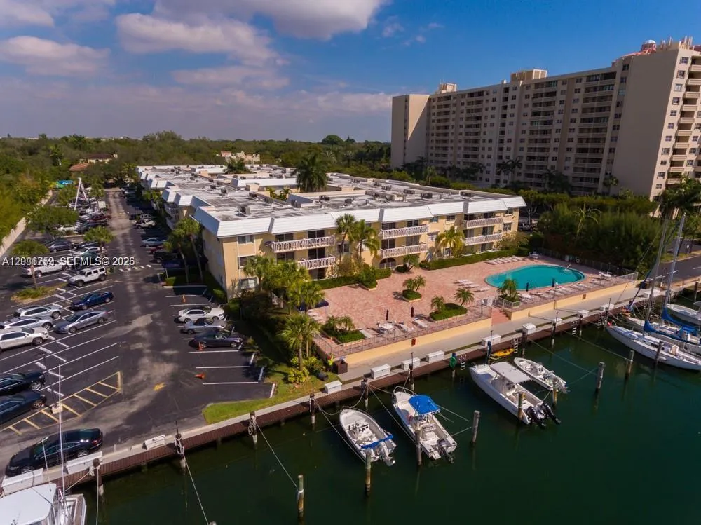 100 Edgewater Dr #305 Coral Gables, FL 33133