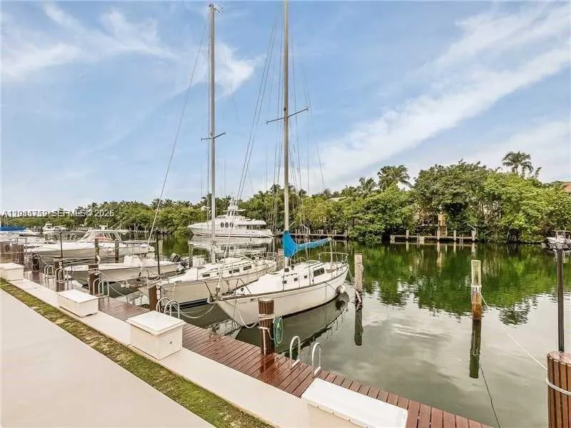 100 Edgewater Dr #305 Coral Gables, FL 33133
