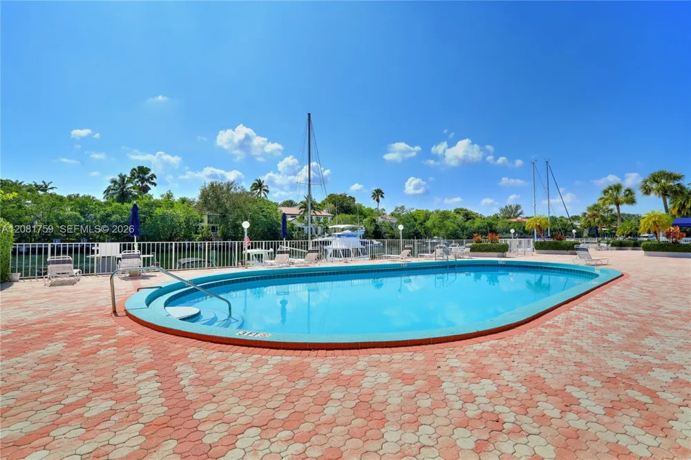 100 Edgewater Dr #305 Coral Gables, FL 33133