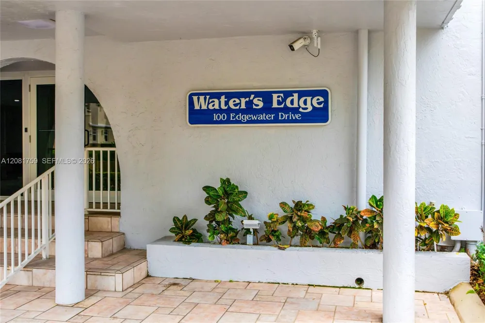 100 Edgewater Dr #305 Coral Gables, FL 33133