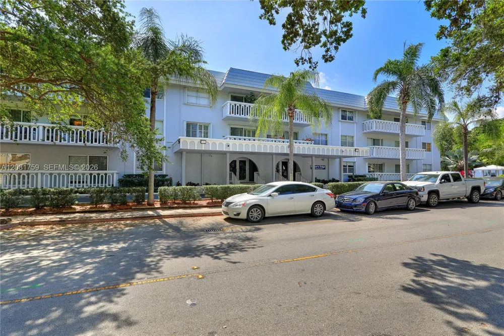 100 Edgewater Dr #305 Coral Gables, FL 33133