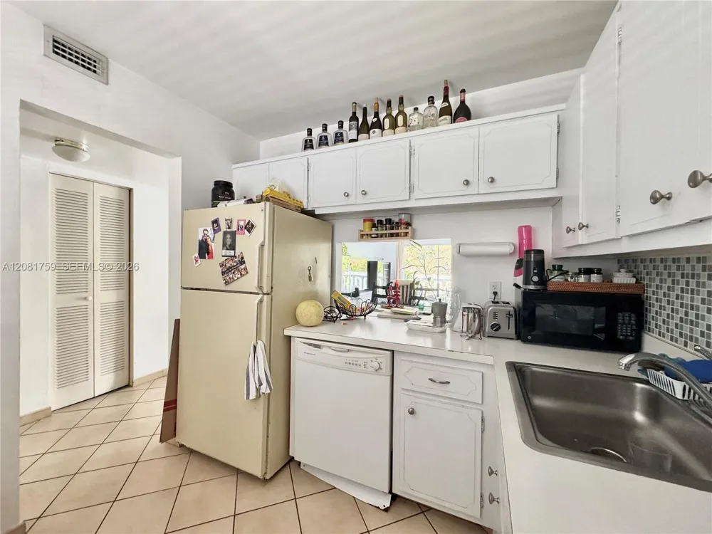 100 Edgewater Dr #305 Coral Gables, FL 33133