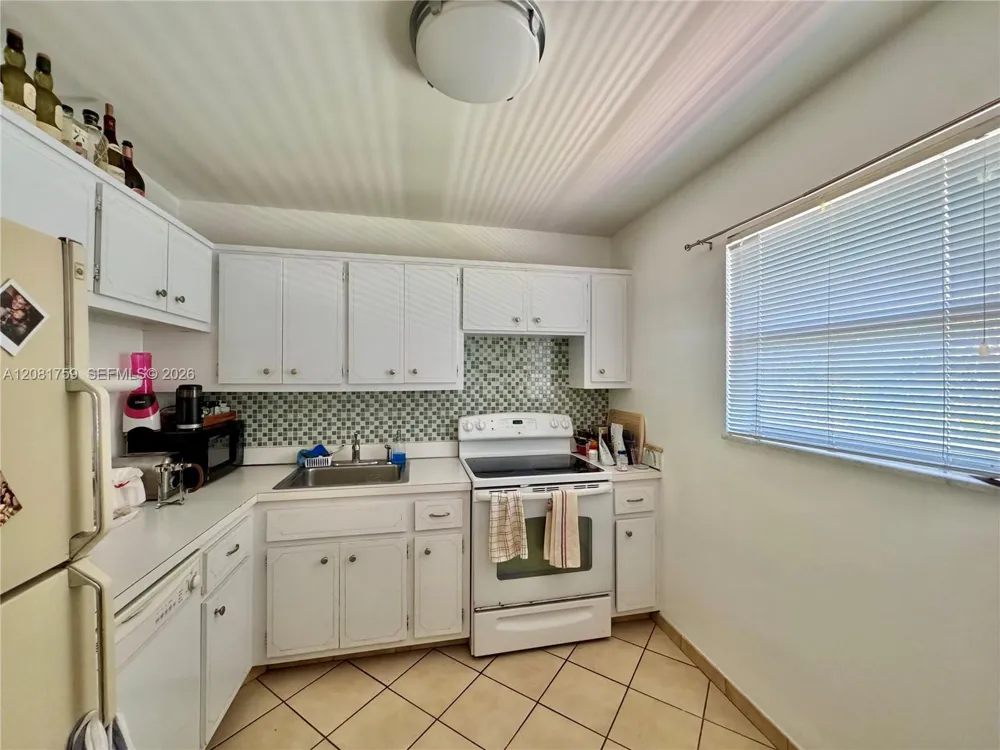 100 Edgewater Dr #305 Coral Gables, FL 33133