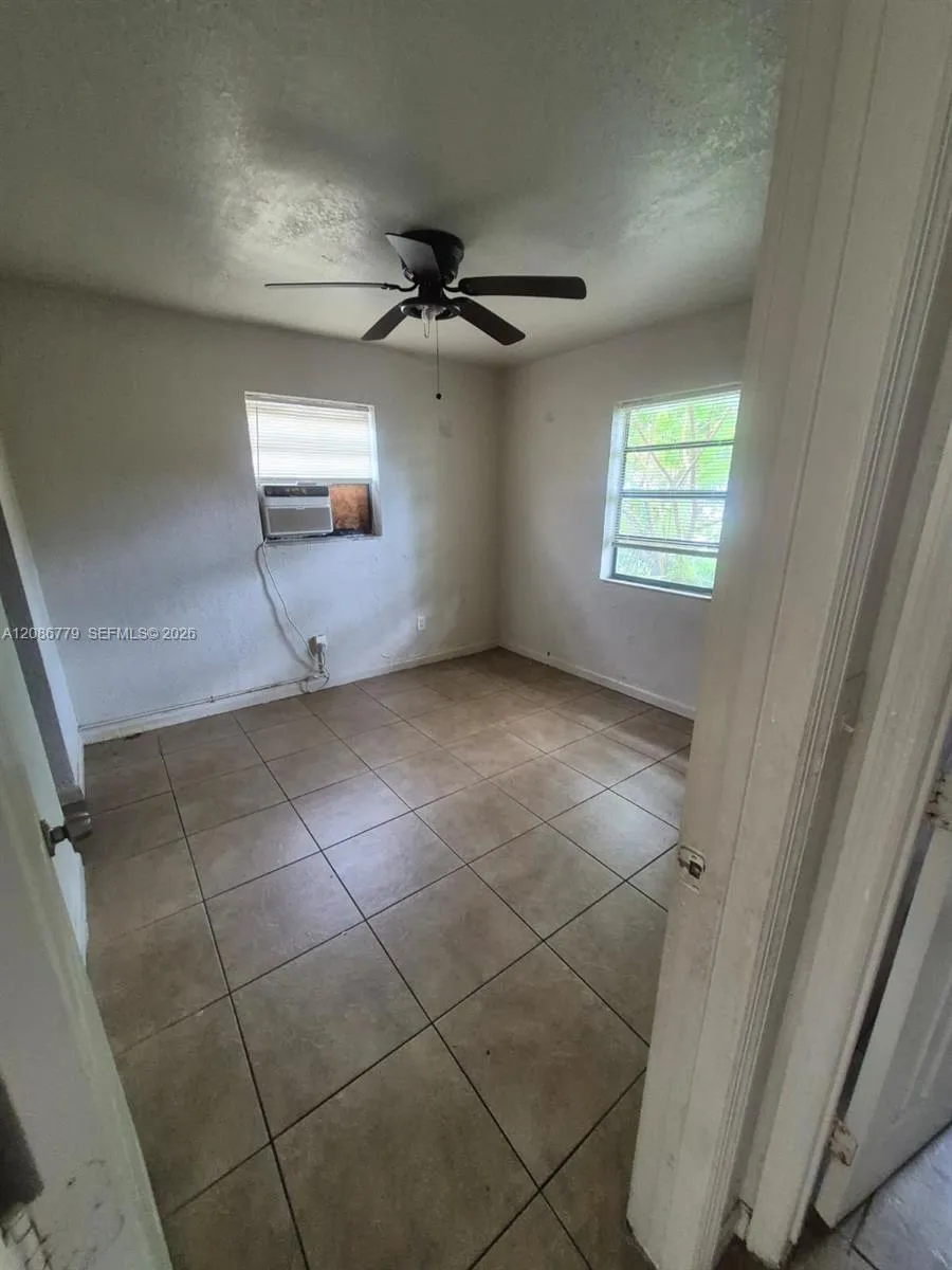 2554 NW 14th St #1 Fort Lauderdale, FL 33311