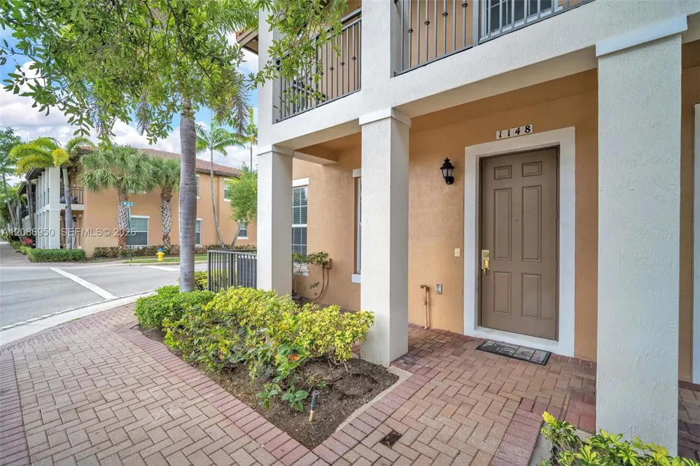 1148 SW 147th Ave #1148 Pembroke Pines, FL 33027