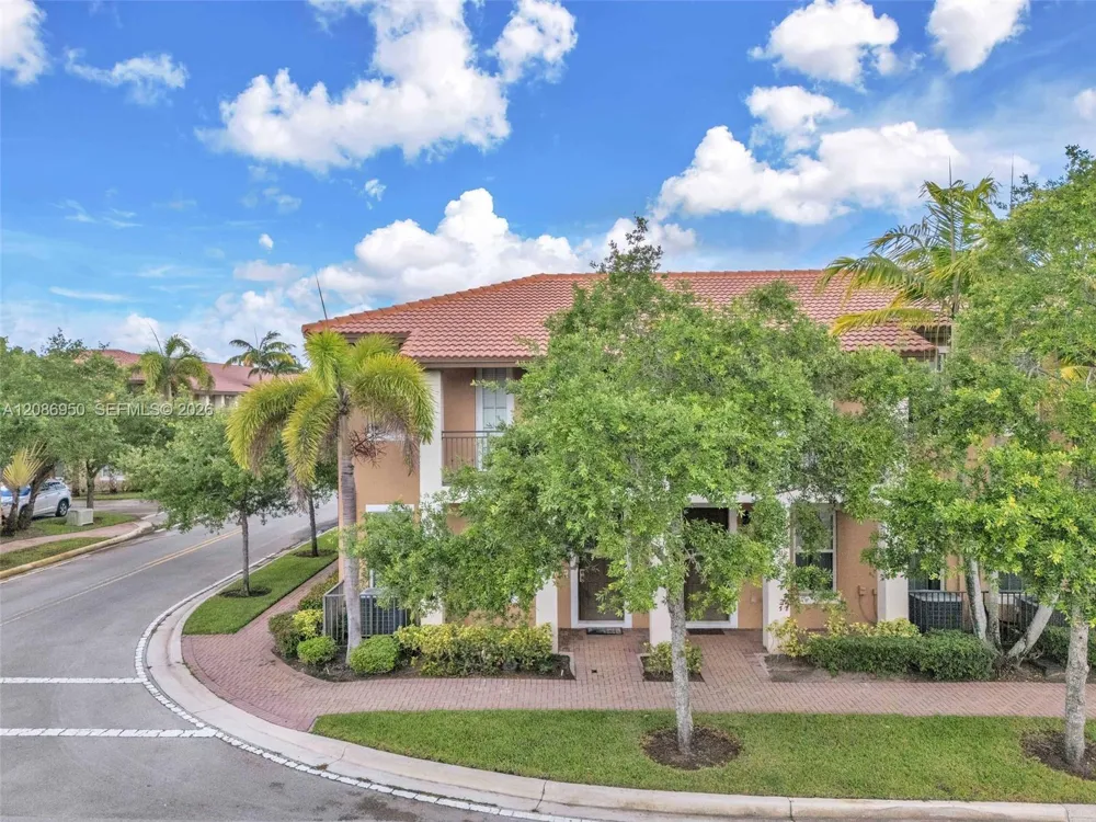 1148 SW 147th Ave #1148 Pembroke Pines, FL 33027