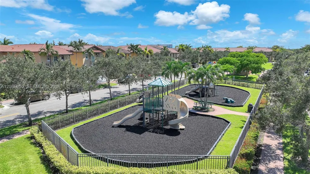 1148 SW 147th Ave #1148 Pembroke Pines, FL 33027