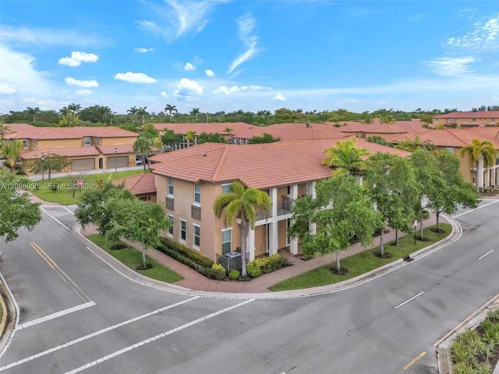 1148 SW 147th Ave #1148 Pembroke Pines, FL 33027