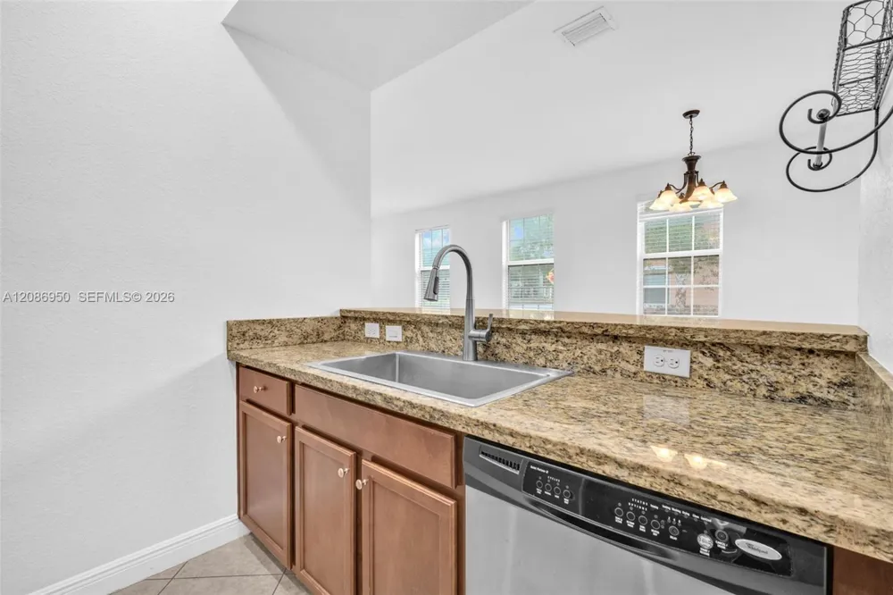 1148 SW 147th Ave #1148 Pembroke Pines, FL 33027