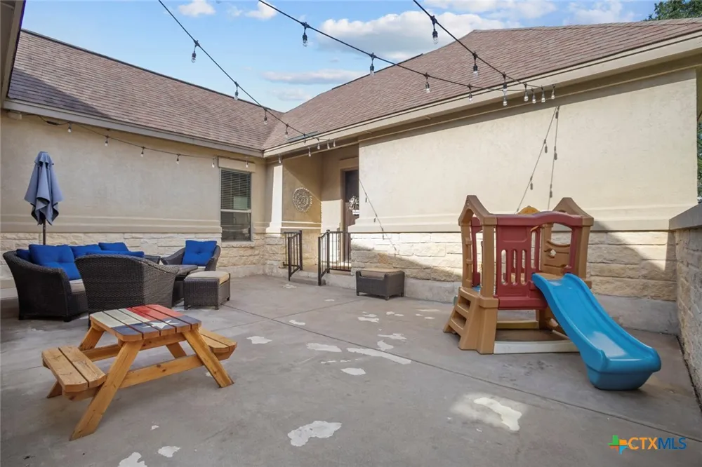 522 Carriage House Spring Branch, TX 78070