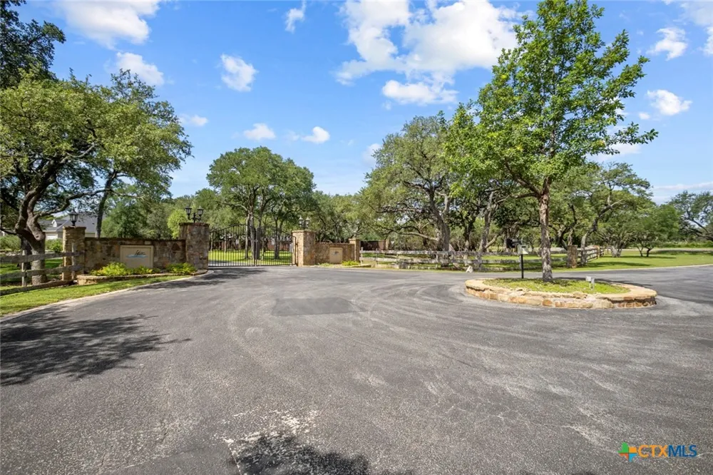 522 Carriage House Spring Branch, TX 78070