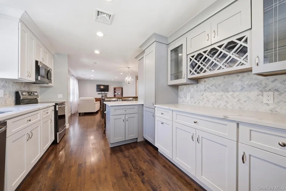 18 Devon Road Bethpage, NY 11714