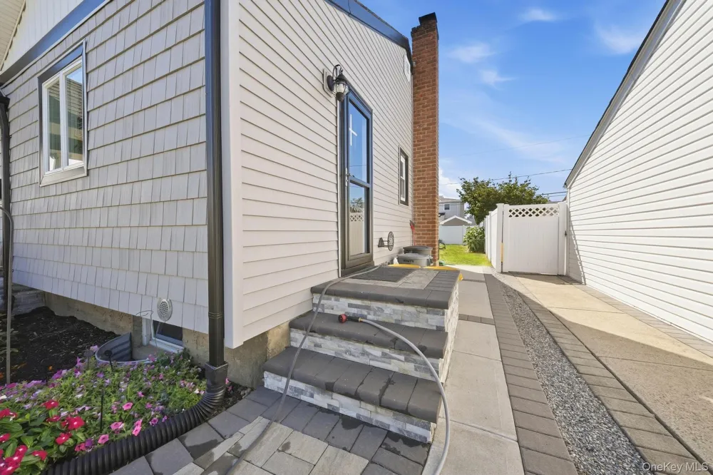 18 Devon Road Bethpage, NY 11714