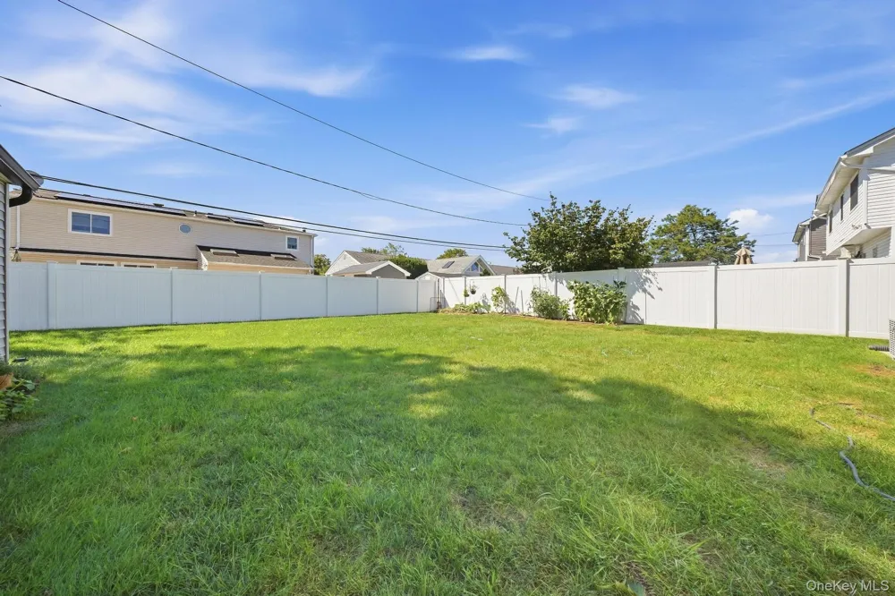 18 Devon Road Bethpage, NY 11714