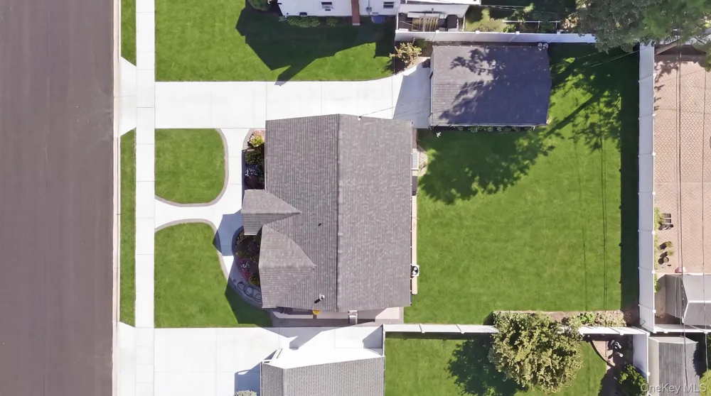 18 Devon Road Bethpage, NY 11714