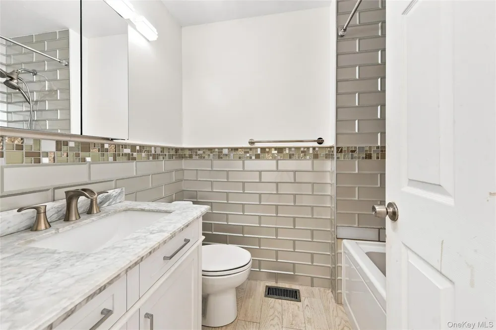 217 Sunset Boulevard #9217G Bronx, NY 10473