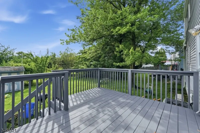 32 Merkel Dr Bloomfield, NJ 07003