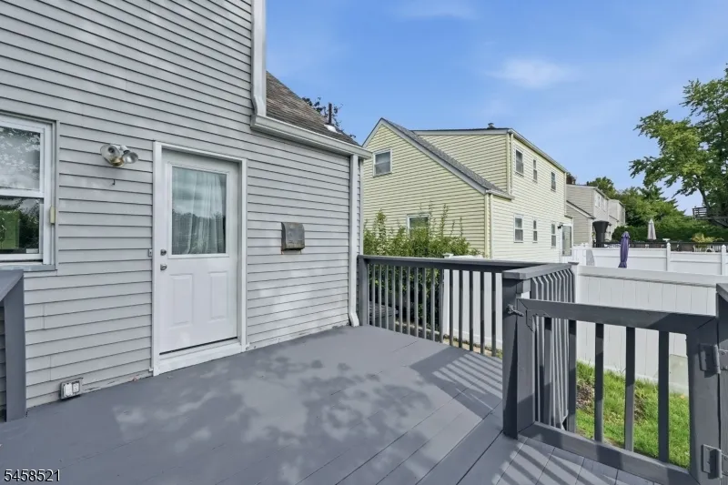 32 Merkel Dr Bloomfield, NJ 07003