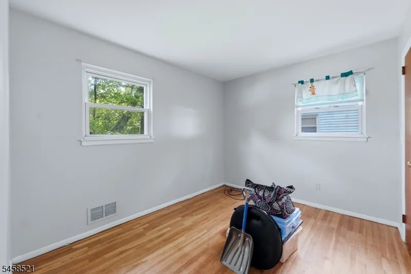 32 Merkel Dr Bloomfield, NJ 07003