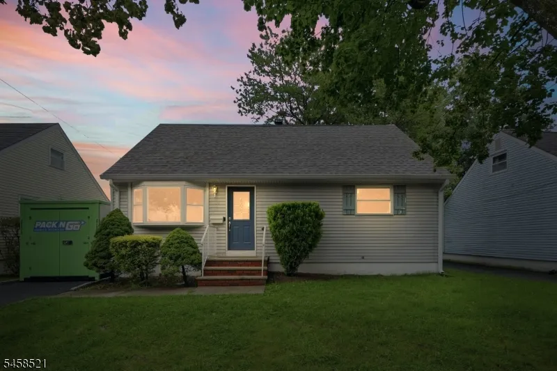 32 Merkel Dr Bloomfield, NJ 07003