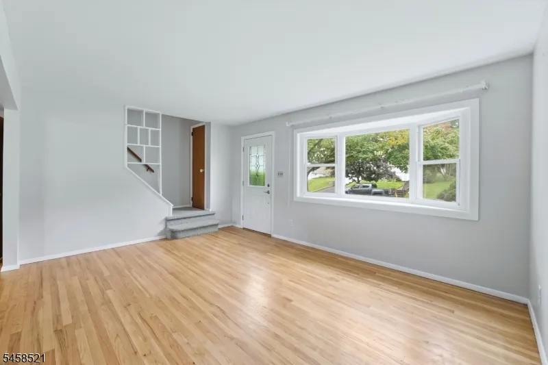 32 Merkel Dr Bloomfield, NJ 07003