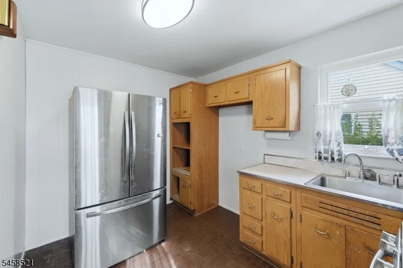32 Merkel Dr Bloomfield, NJ 07003