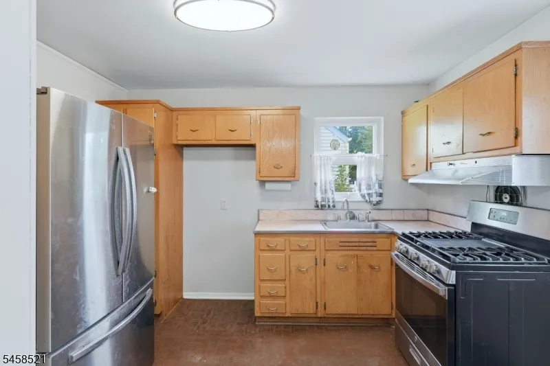 32 Merkel Dr Bloomfield, NJ 07003