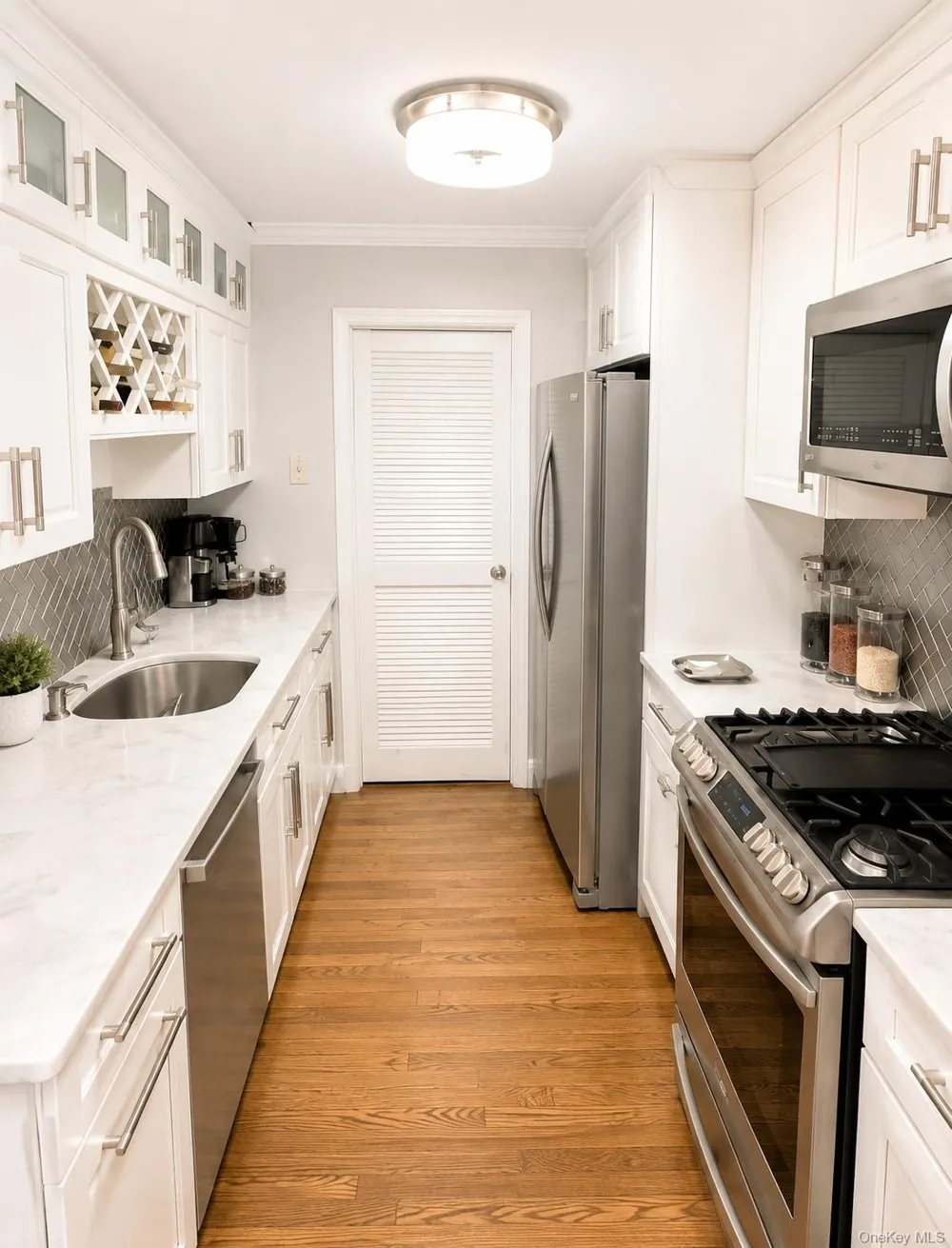 19 Helene Circle Woodbury, NY 10930