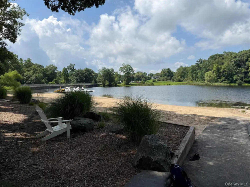 19 Helene Circle Woodbury, NY 10930