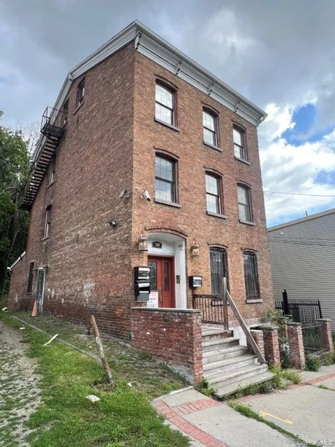 160 Ann Street