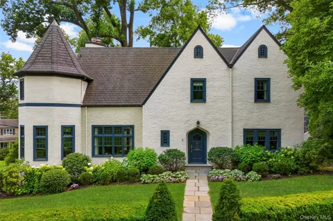 1 Huguenot Drive