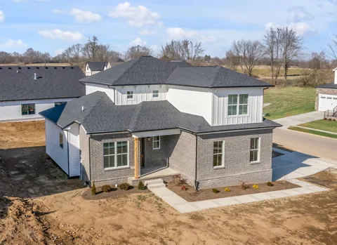 965 Hunters Ln