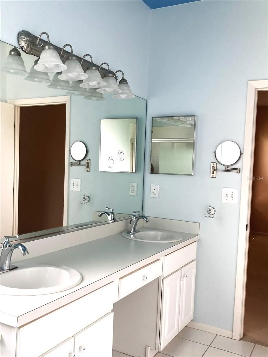 5006 45TH STREET W Bradenton, FL 34210