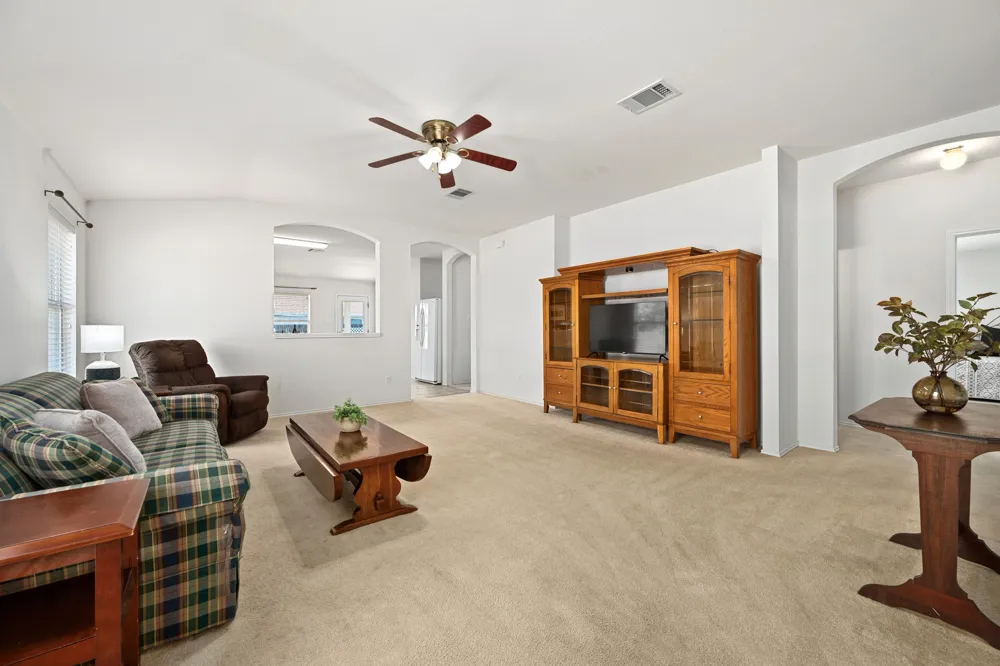 204 Katherine Way Leander, TX 78641