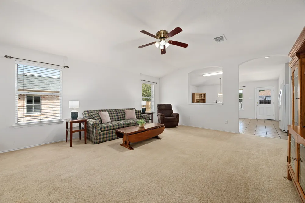 204 Katherine Way Leander, TX 78641