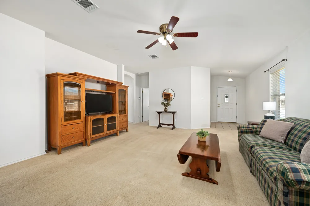 204 Katherine Way Leander, TX 78641