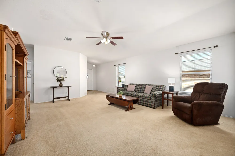 204 Katherine Way Leander, TX 78641