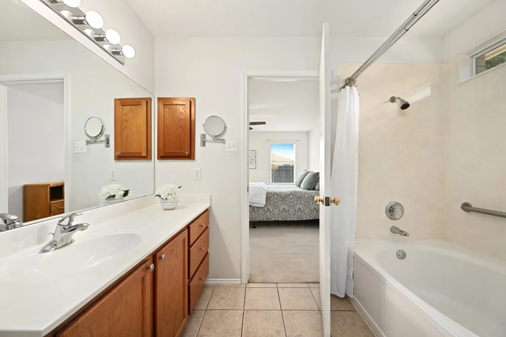204 Katherine Way Leander, TX 78641