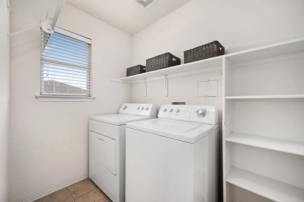 204 Katherine Way Leander, TX 78641