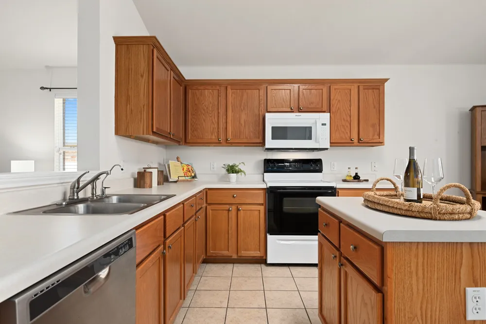 204 Katherine Way Leander, TX 78641