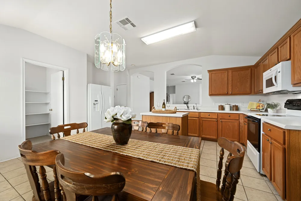 204 Katherine Way Leander, TX 78641