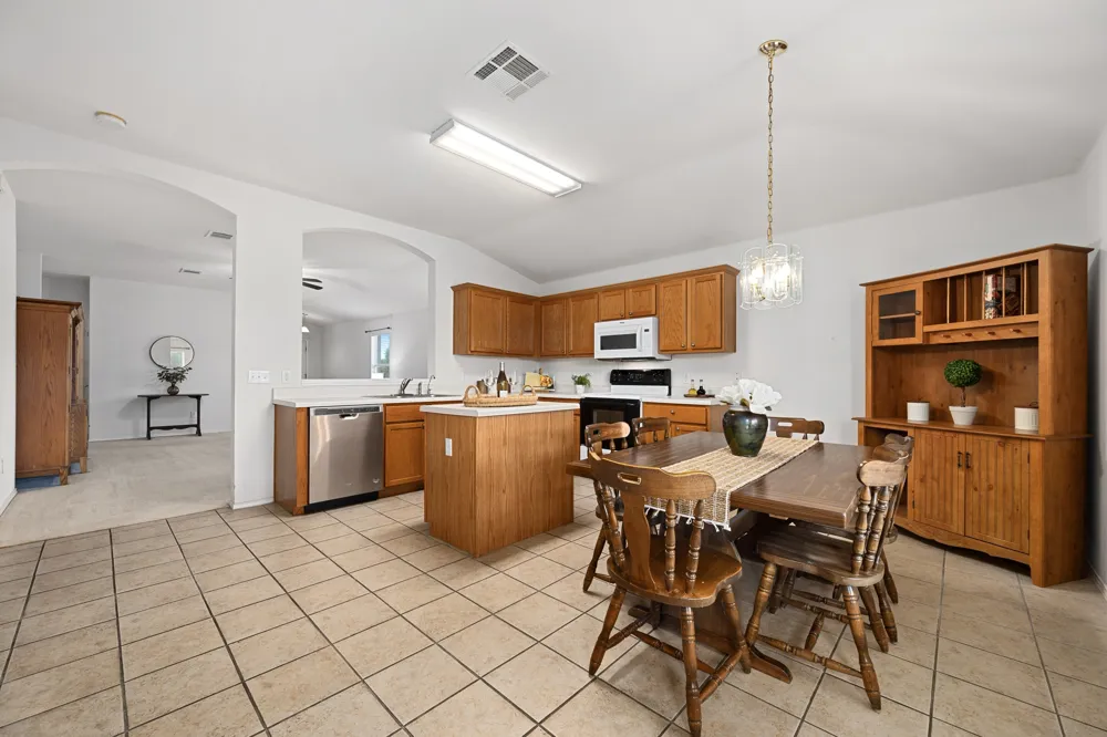 204 Katherine Way Leander, TX 78641
