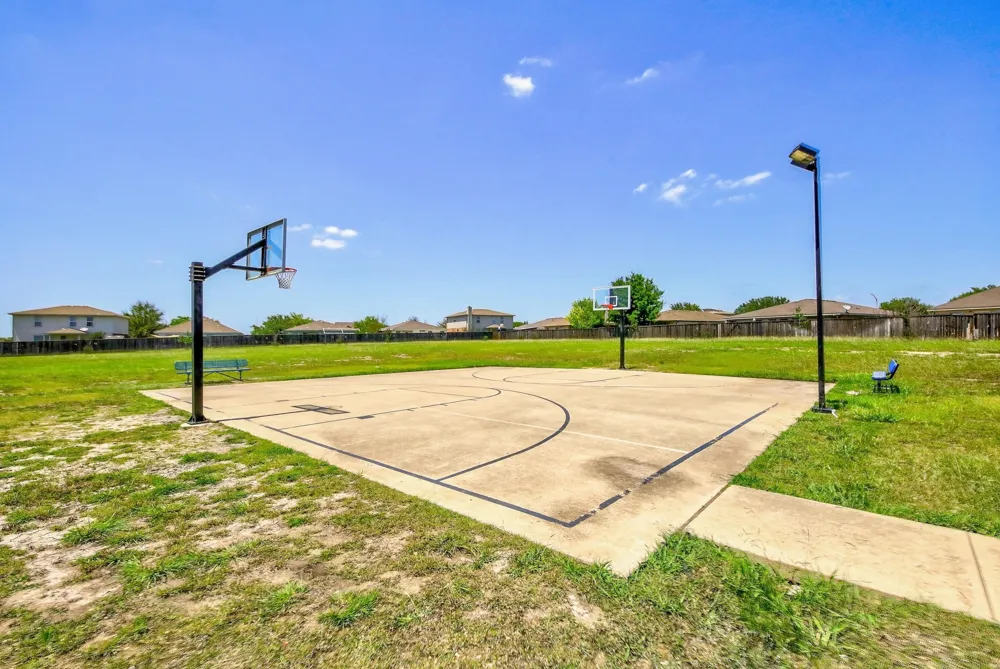 204 Katherine Way Leander, TX 78641