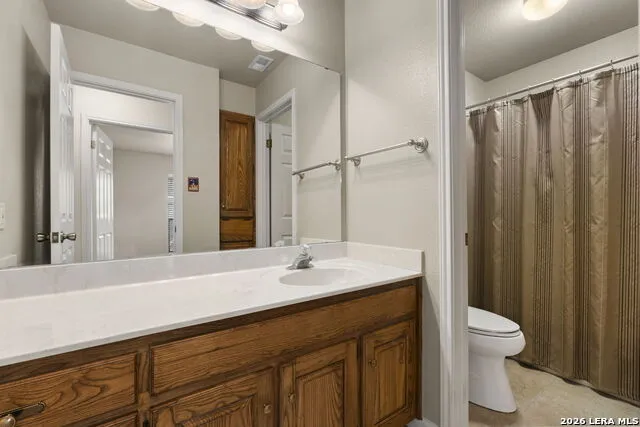 360 BEAR RIDGE DR La Vernia, TX 78121