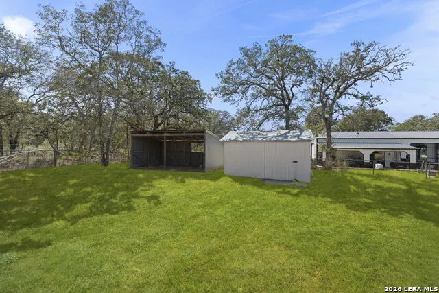 360 BEAR RIDGE DR La Vernia, TX 78121