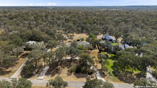 360 BEAR RIDGE DR La Vernia, TX 78121