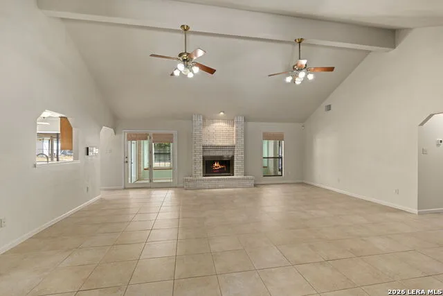 360 BEAR RIDGE DR La Vernia, TX 78121