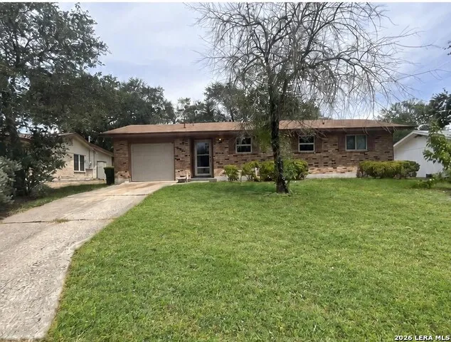 131 Bluebonnet Dr Kenedy, TX 78119