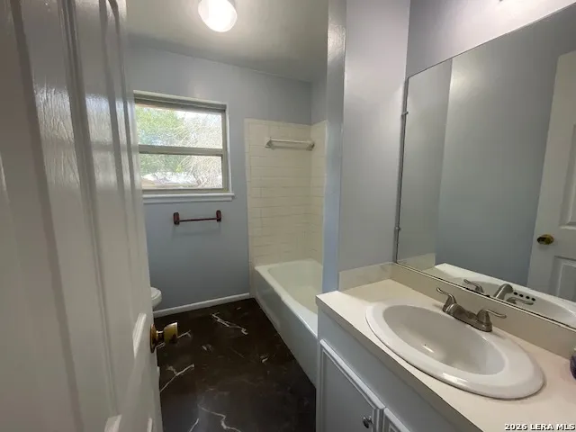 131 Bluebonnet Dr Kenedy, TX 78119